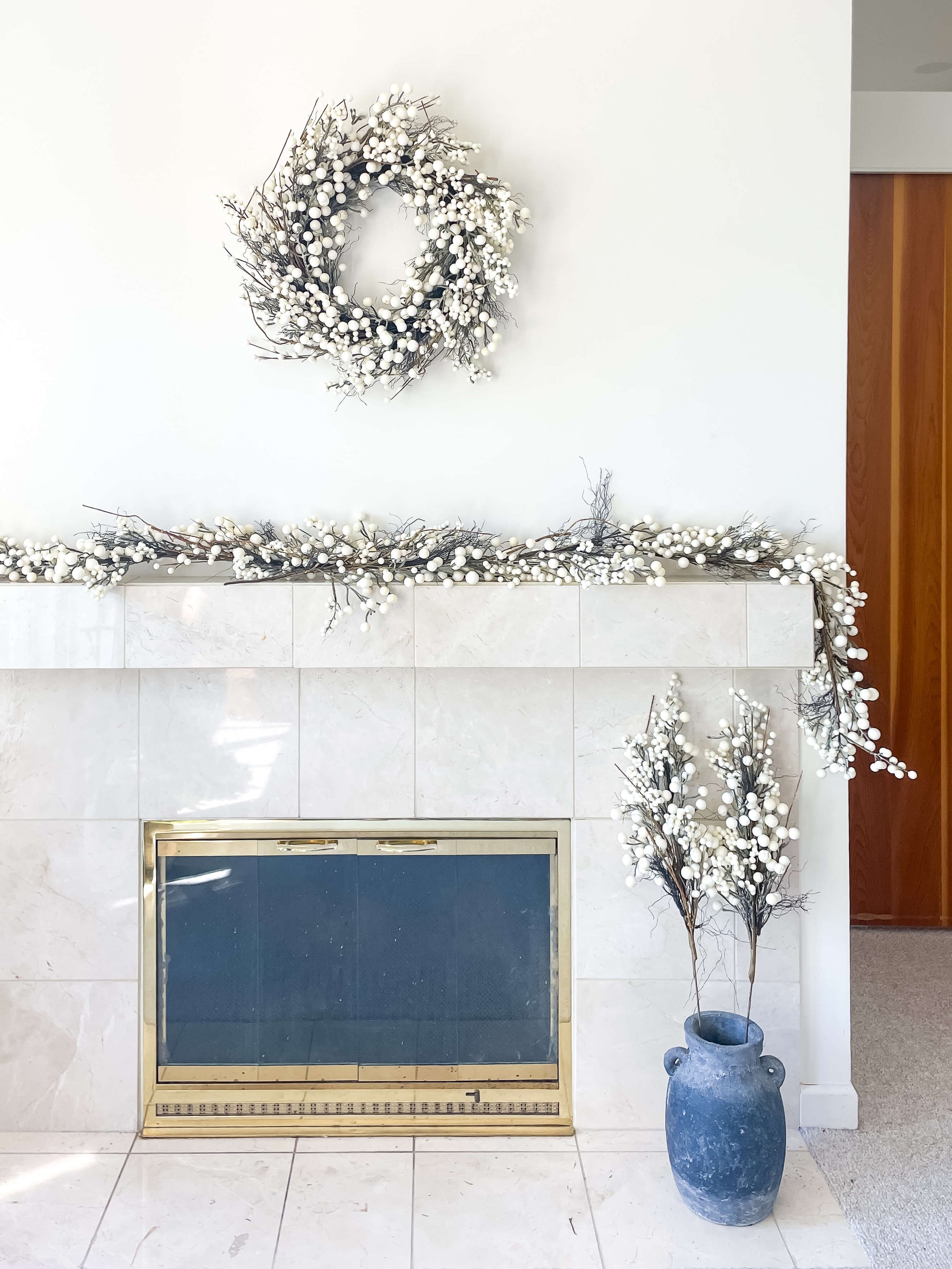 White Berry Wreath 24"