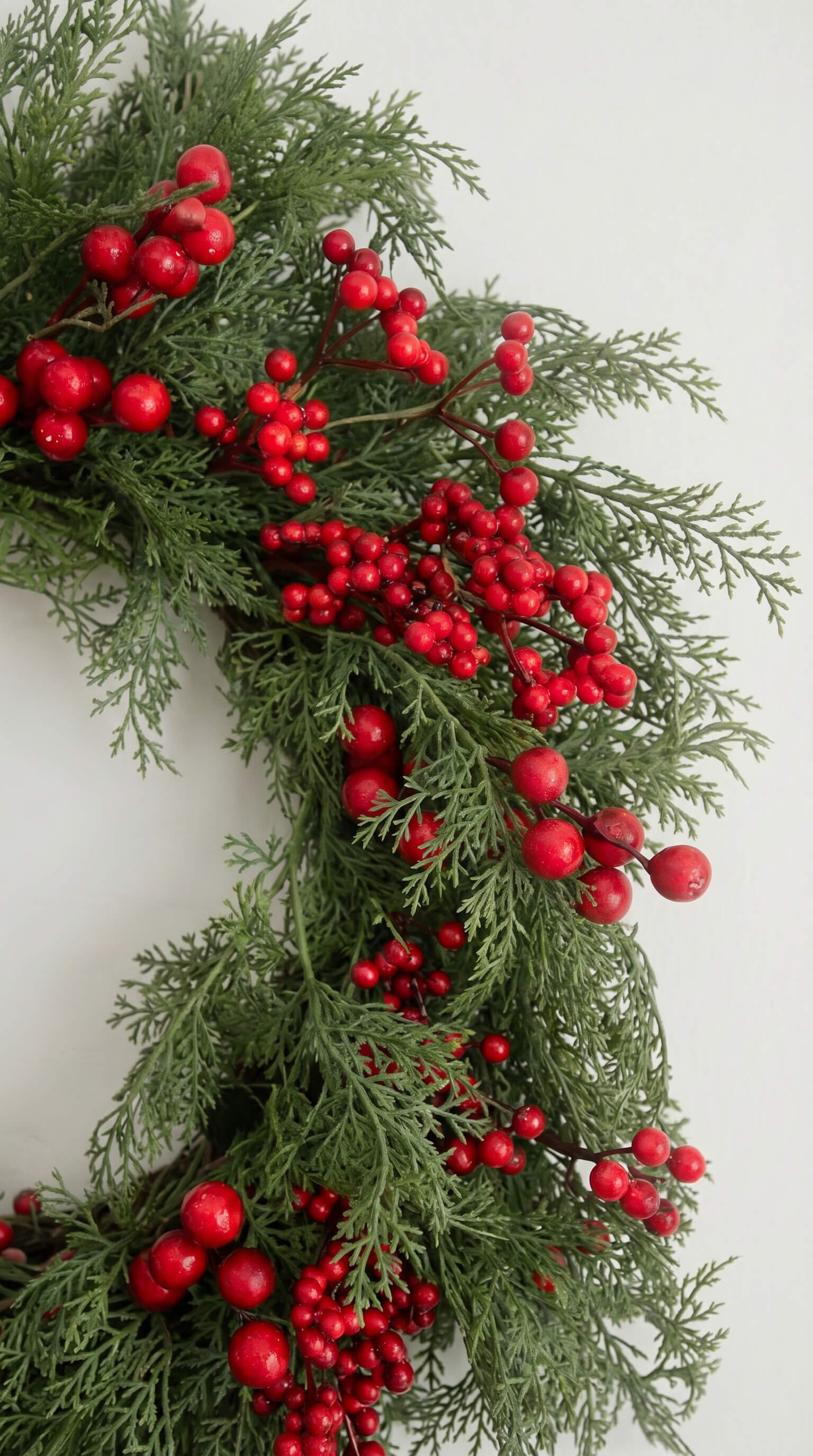 Red Berry Cedar Wreath 26"