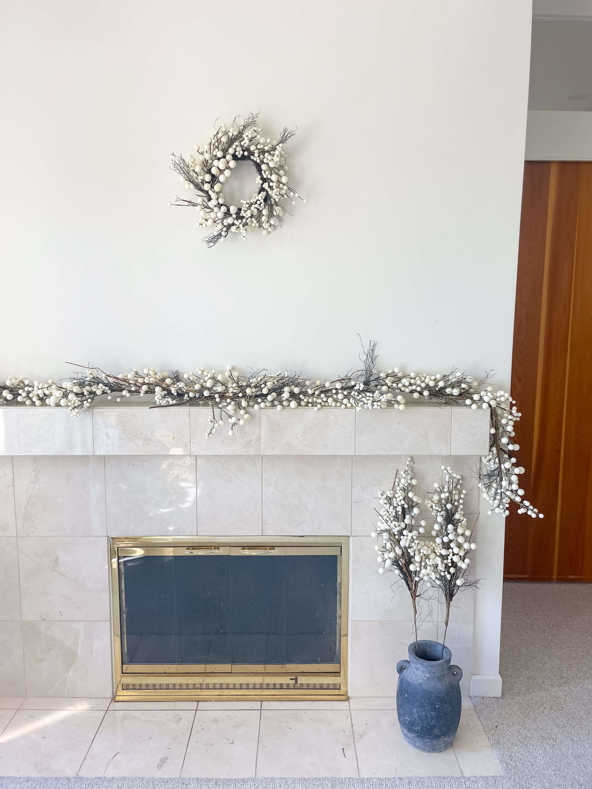 White Berry Wreath 14&quot;