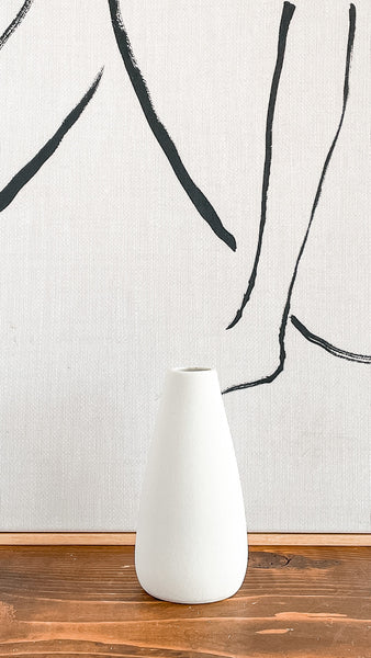 Aura ceramic vase close up